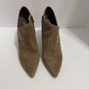 Vince Camuto
Selsta Booties Size 11 M